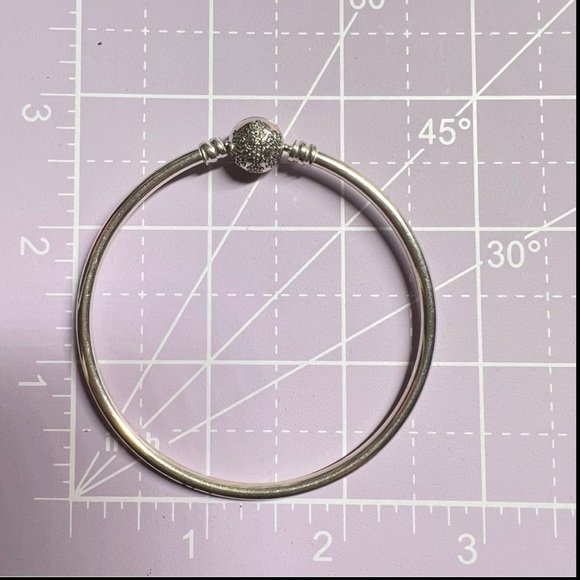 Pandora Limited Edition Unique Snowflake Bangle 7.5in - Picture 6 of 6
